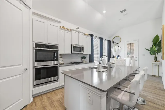 $415,000 | 1941 Spotted Fawn Drive, Arlington, TX 76005