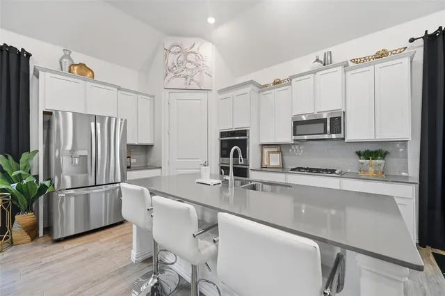 $415,000 | 1941 Spotted Fawn Drive, Arlington, TX 76005