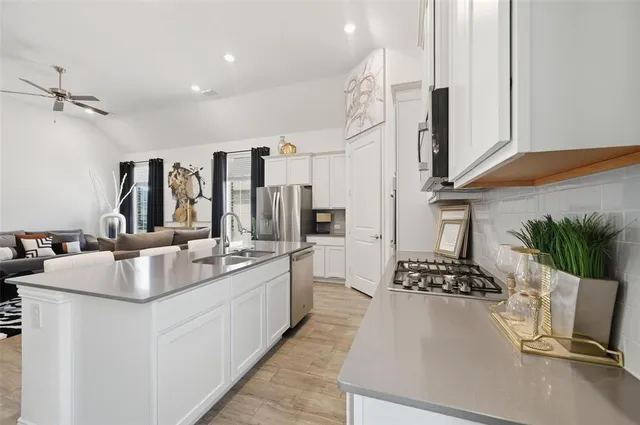 $415,000 | 1941 Spotted Fawn Drive, Arlington, TX 76005