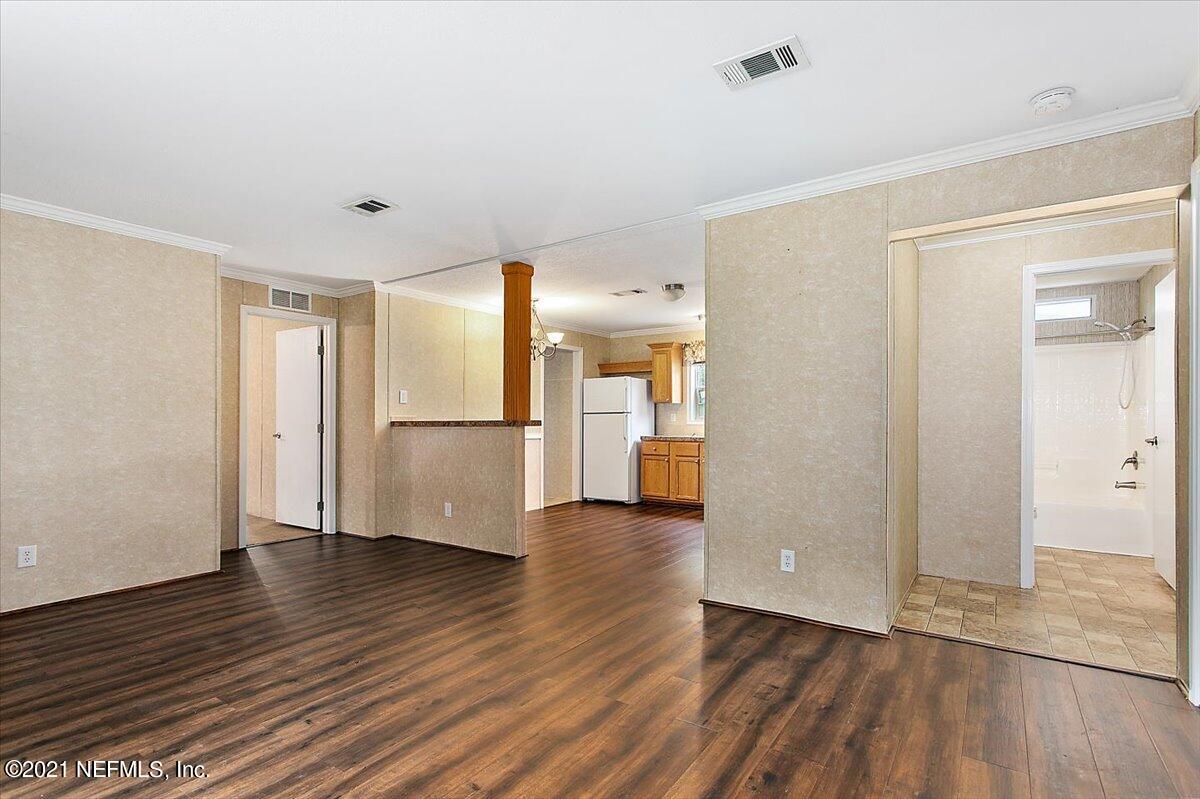 7652 Bob O Link Road Jacksonville, FL 32219 - Photo 3 of 15 03-Living Room