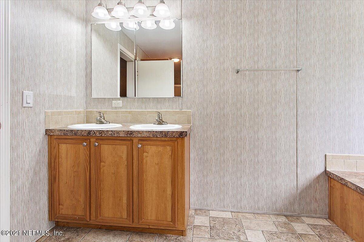 7652 Bob O Link Road Jacksonville, FL 32219 - Photo 7 of 15 07-Primary Bathroom