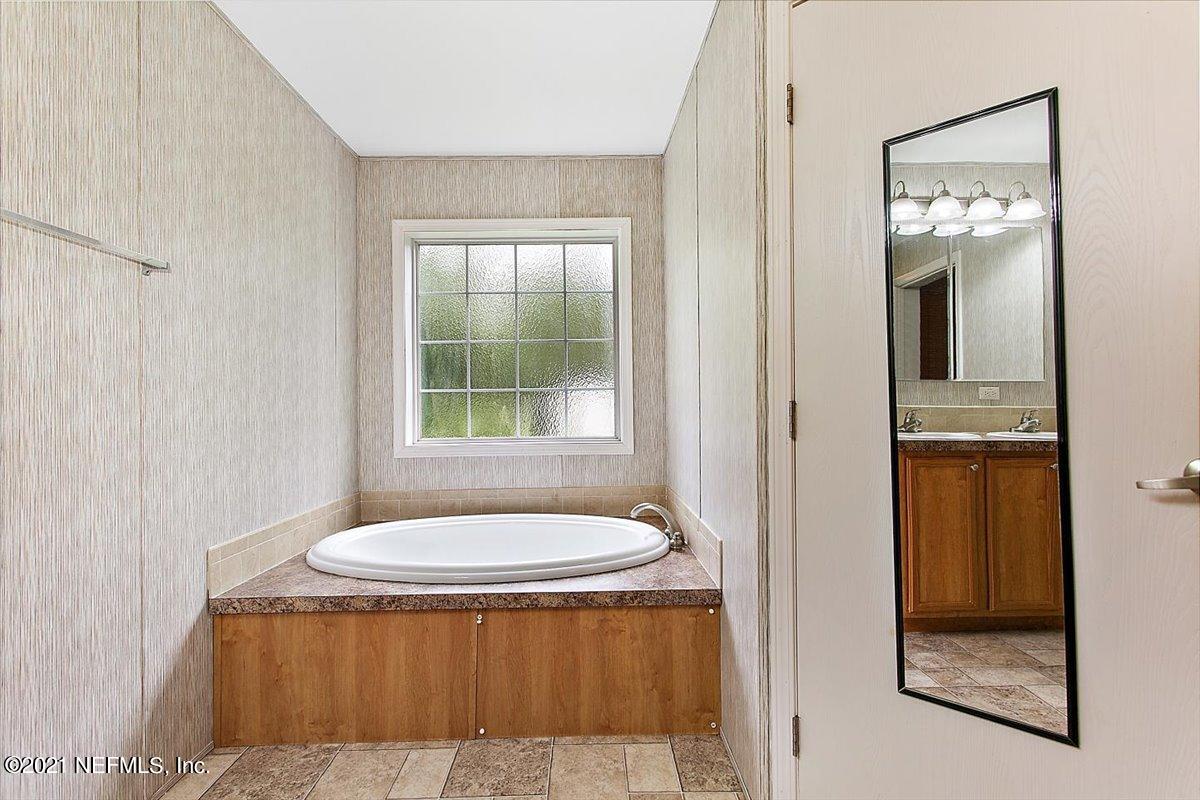 7652 Bob O Link Road Jacksonville, FL 32219 - Photo 8 of 15 08-Primary Bathroom