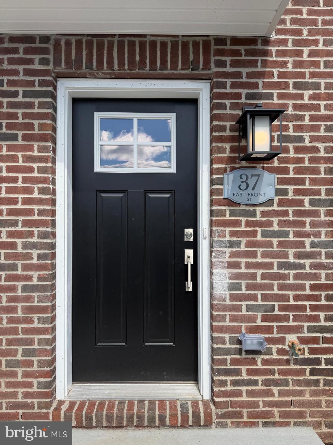 37 East Front Street Bridgeport, PA 19405 - Photo 1 of 34