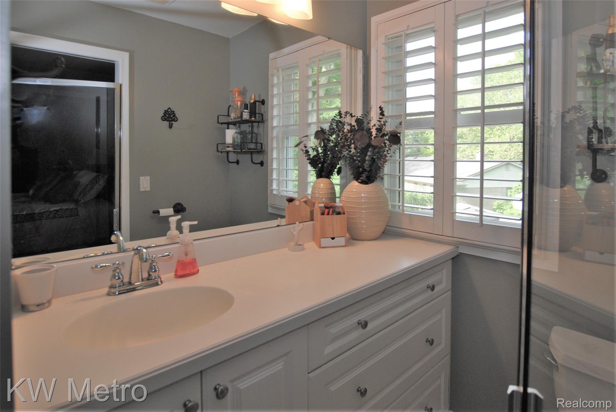 402 Millstone Court Rochester, MI 48309 - Photo 27 of 42 DSC_0040.JPG