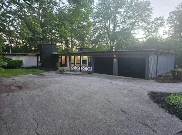 $515,000 | 2556 Country Club Drive, Olympia Fields, IL 60461
