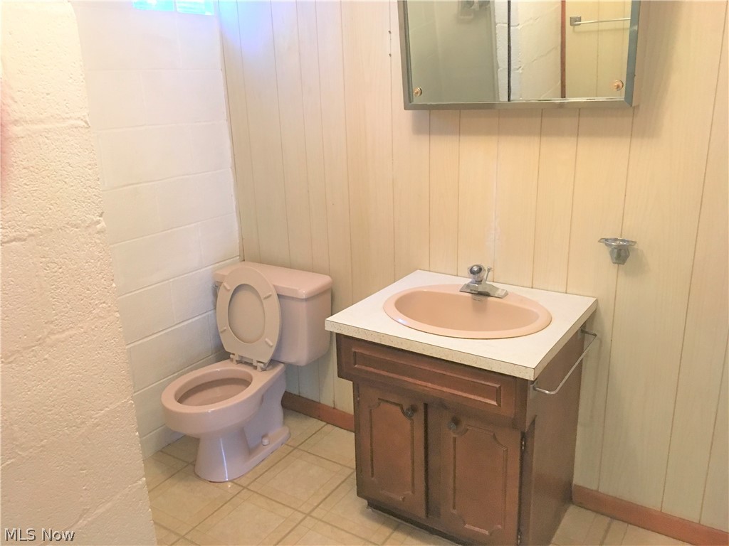 43825 Middle Ridge Road Lorain, OH 44053 - Photo 18 of 33 Shower and toilet area in basement