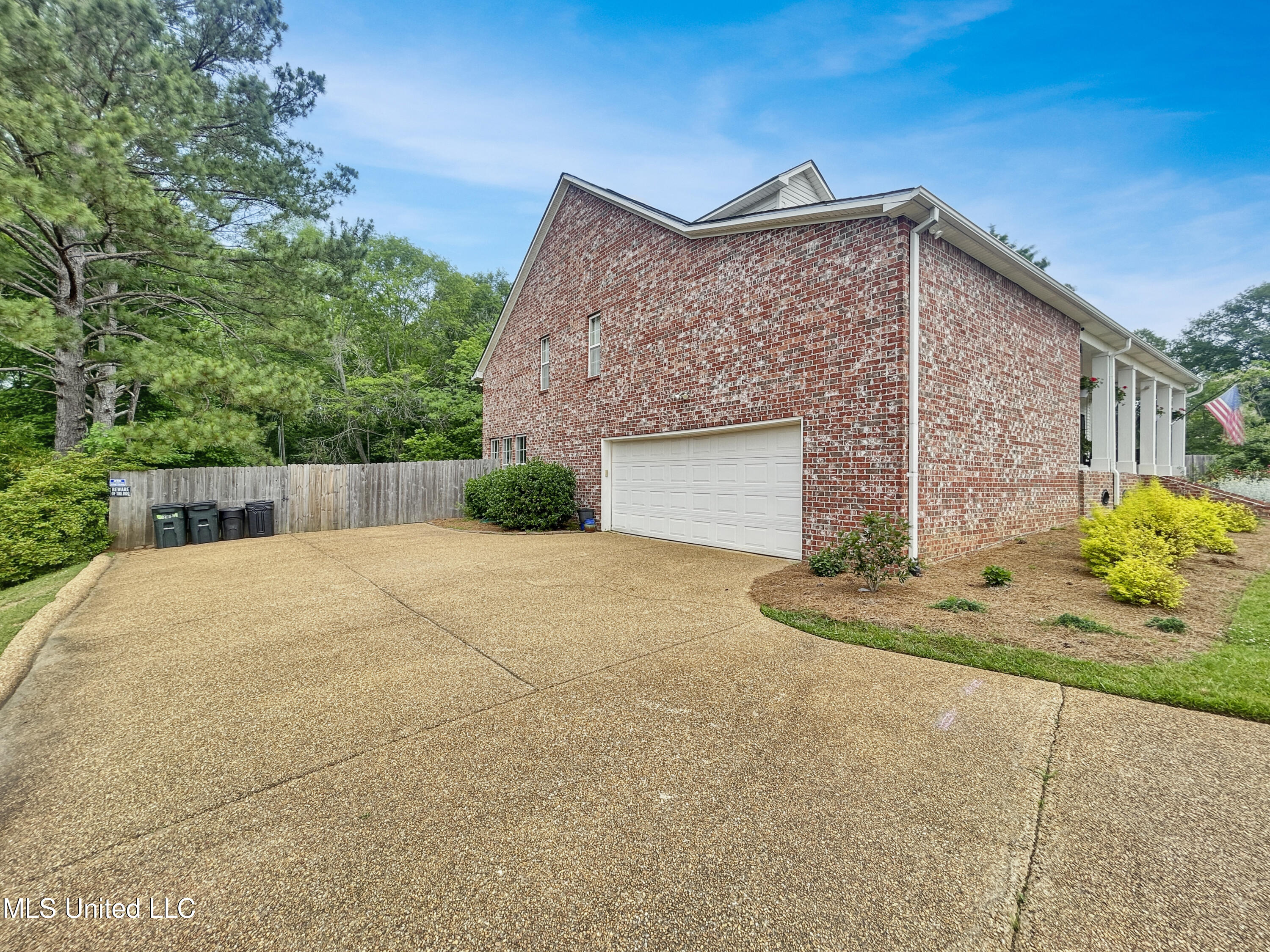 245 Cannon Ridge Drive Brandon, MS 39042 - Photo 8 of 63 924df9f2ef31acb13c6bc5c06b42142da11b8a39