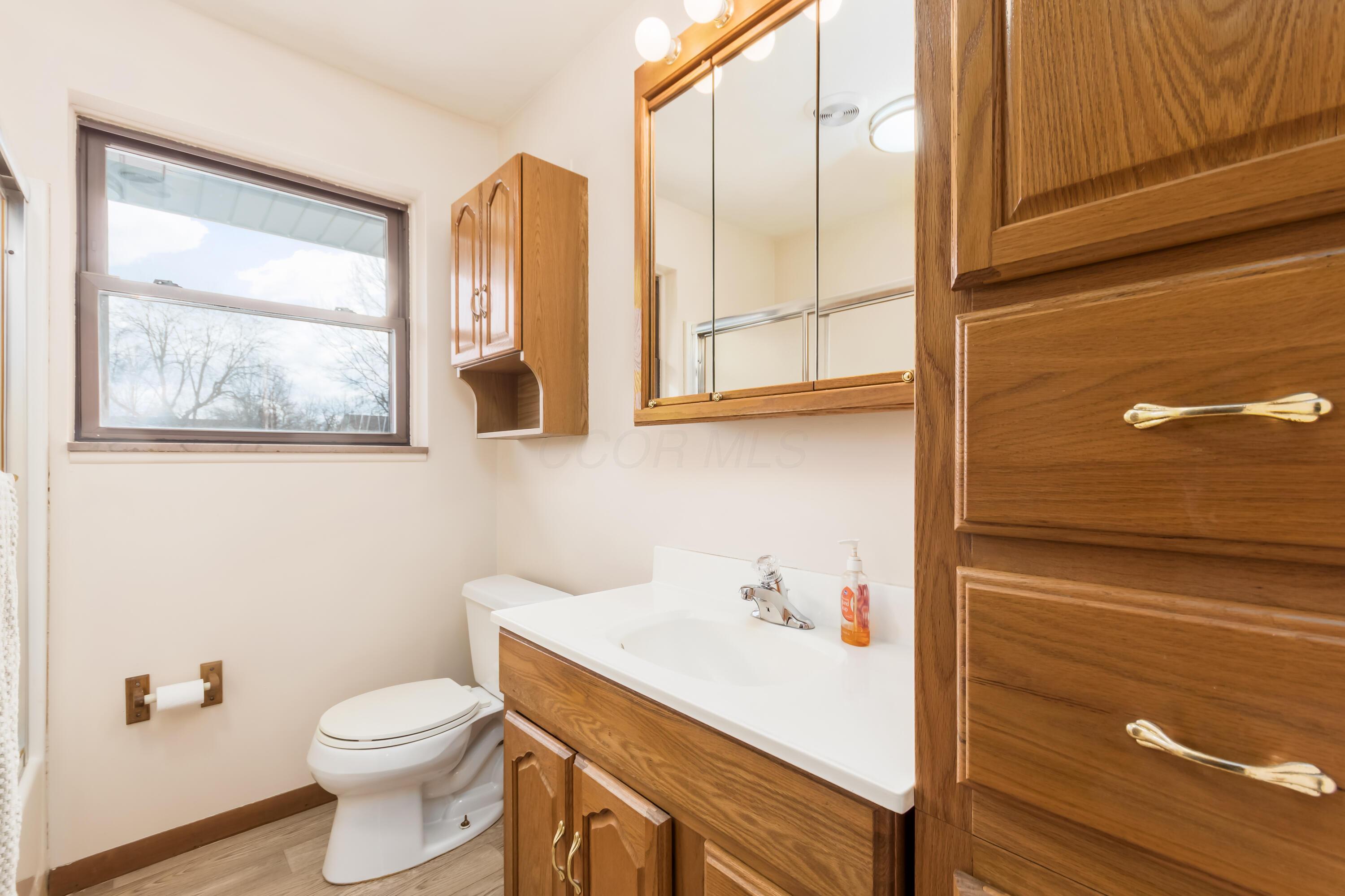 4256 Hoover Road Grove City, OH 43123 - Photo 14 of 25