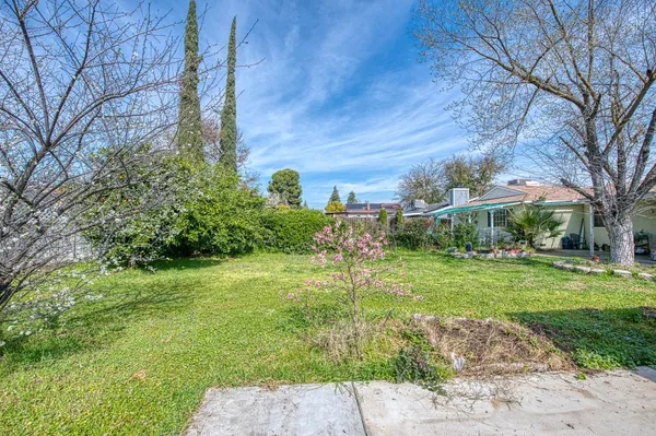 $420,000 | 2306 Stanford Avenue, Clovis, CA 93611