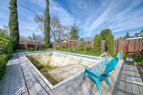 $420,000 | 2306 Stanford Avenue, Clovis, CA 93611