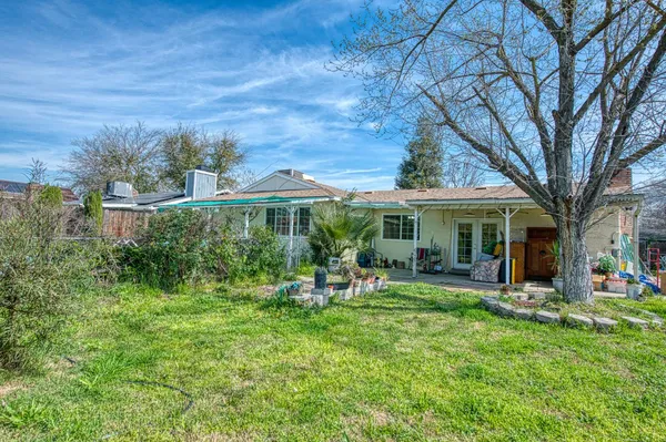 $420,000 | 2306 Stanford Avenue, Clovis, CA 93611