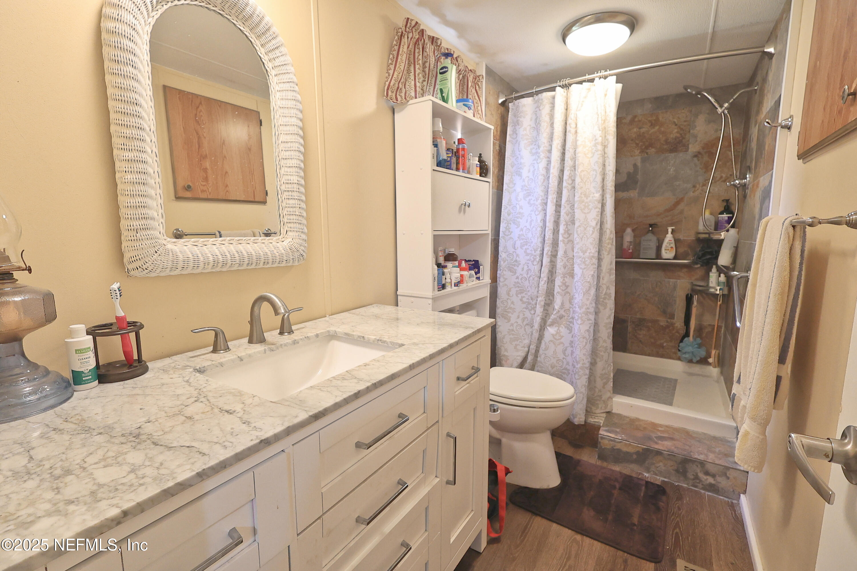 138 Edgewater Road Satsuma, FL 32189 - Photo 29 of 45 Master Bathroom