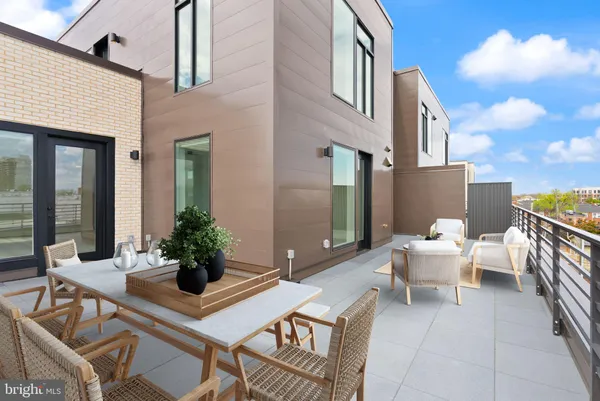 $6,200 | 701 North Henry Street, Unit 418, Alexandria, VA 22314