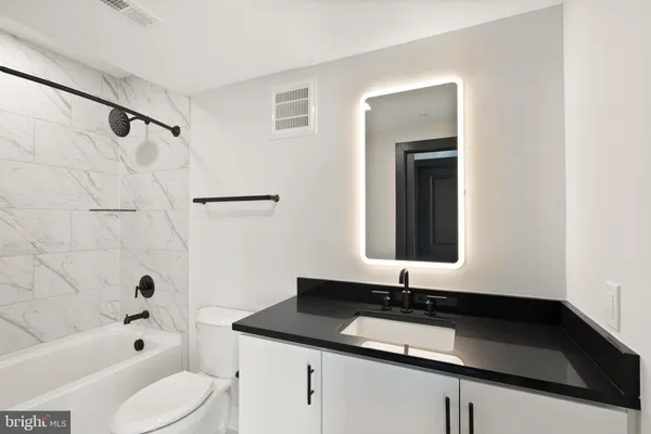 $6,200 | 701 North Henry Street, Unit 418, Alexandria, VA 22314