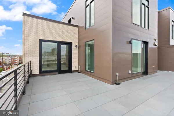 $6,200 | 701 North Henry Street, Unit 418, Alexandria, VA 22314