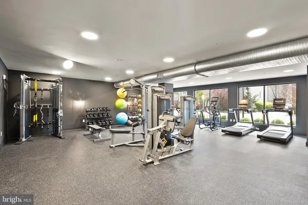 $6,200 | 701 North Henry Street, Unit 418, Alexandria, VA 22314