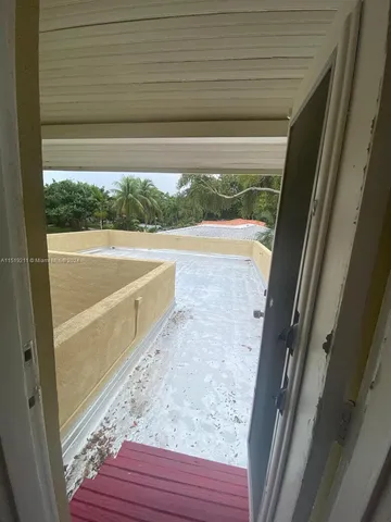 $4,900 | 8900 Northeast 1st Avenue, Unit 1, El Portal, FL 33138