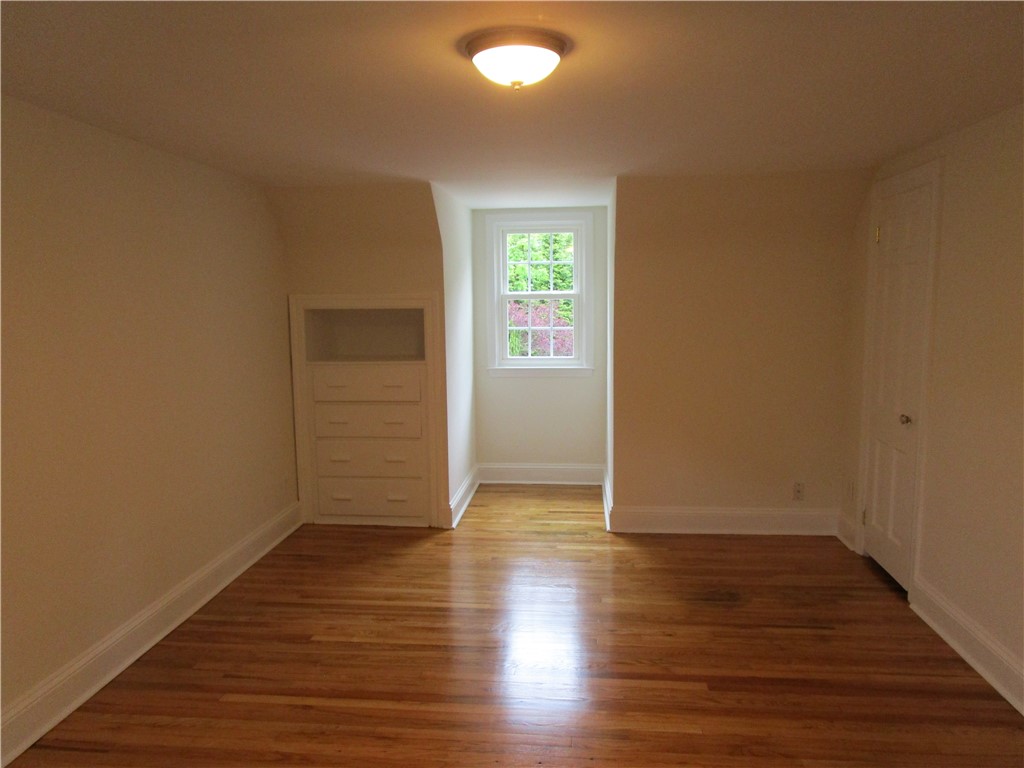 524 Middle Road East Greenwich, RI 02818 - Photo 16 of 25 Gallery Image 16