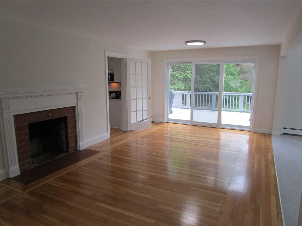 524 Middle Road East Greenwich, RI 02818 - Photo 6 of 25 Gallery Image 6