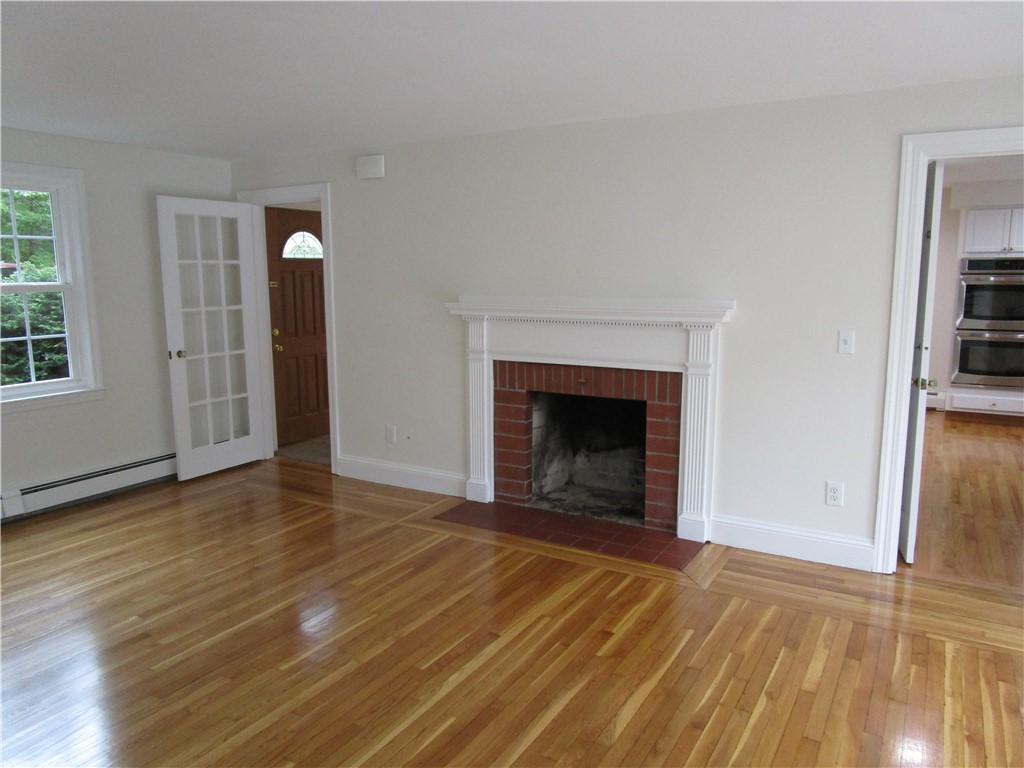 524 Middle Road East Greenwich, RI 02818 - Photo 7 of 25 Gallery Image 7