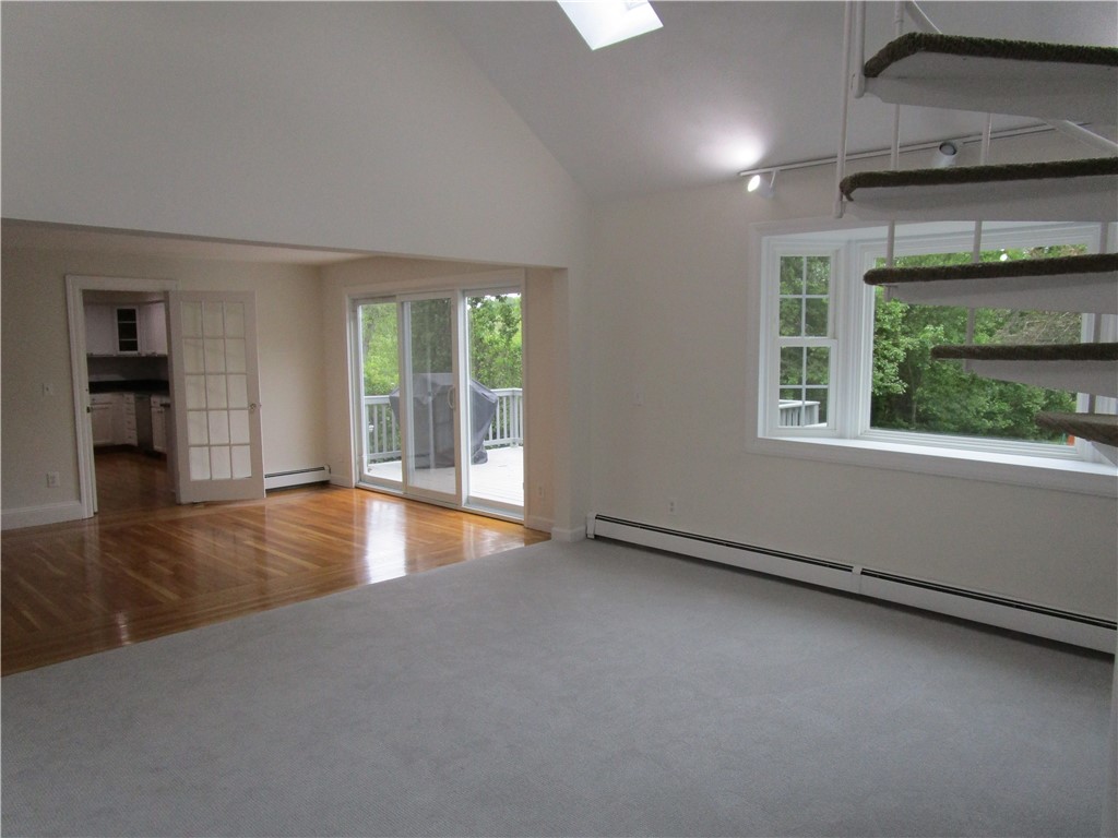 524 Middle Road East Greenwich, RI 02818 - Photo 10 of 25 Gallery Image 10