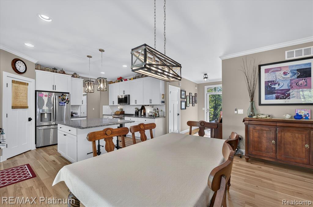 2676 Crooked Lake Road Howell, MI 48843 - Photo 15 of 60