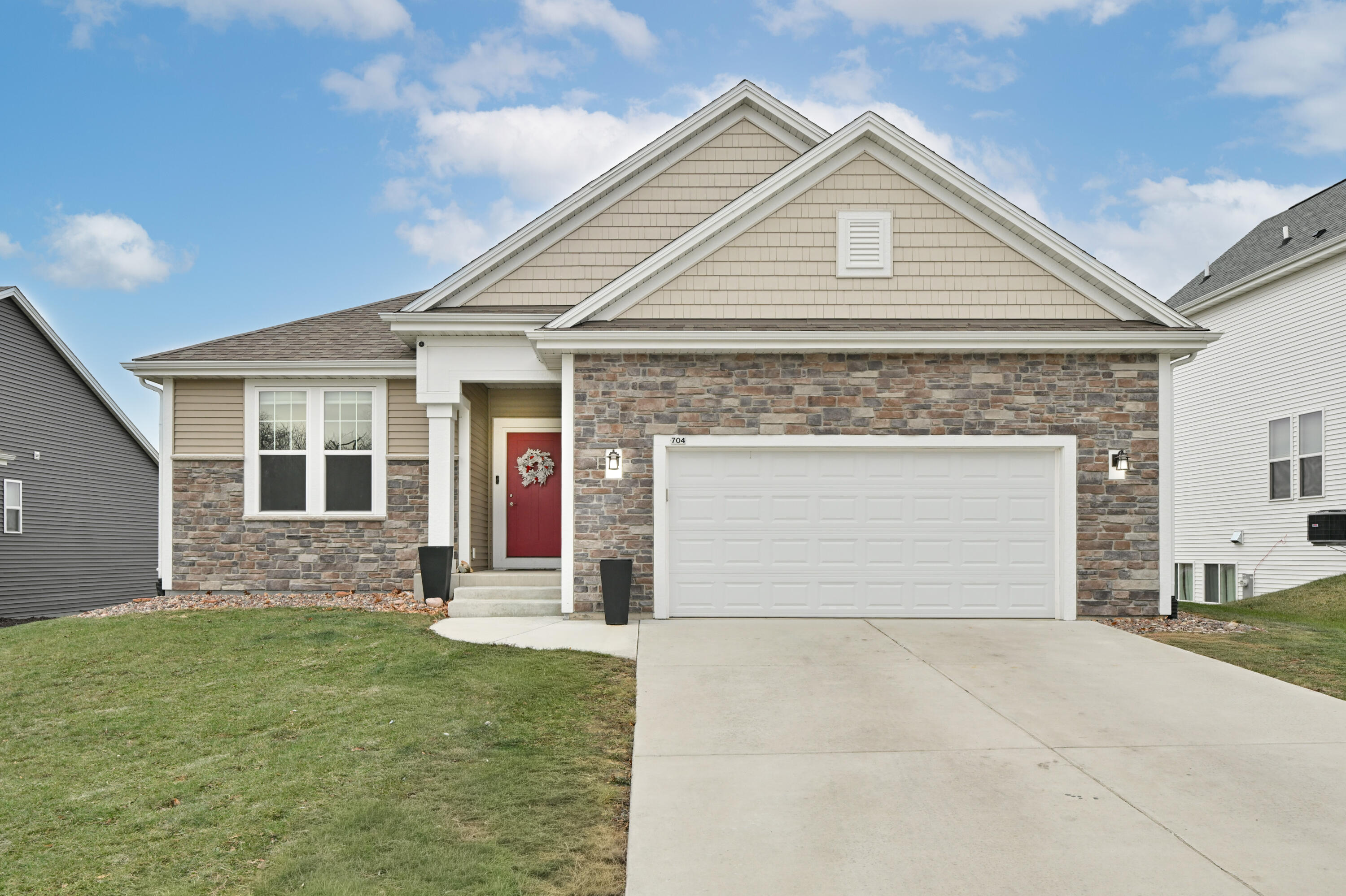 704 River Ridge Drive Waterford, WI 53185 - Photo 1 of 34 DSC_0 (1)