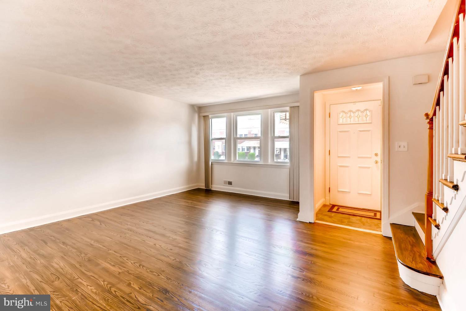 1518 Medford Road Baltimore, MD 21218 - Photo 7 of 25 Living Room