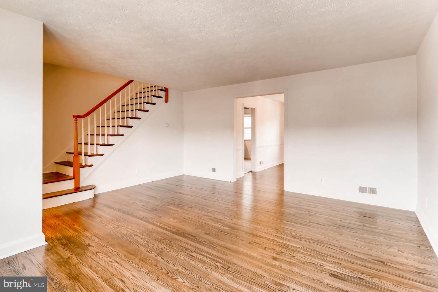 1518 Medford Road Baltimore, MD 21218 - Photo 8 of 25 Living Room