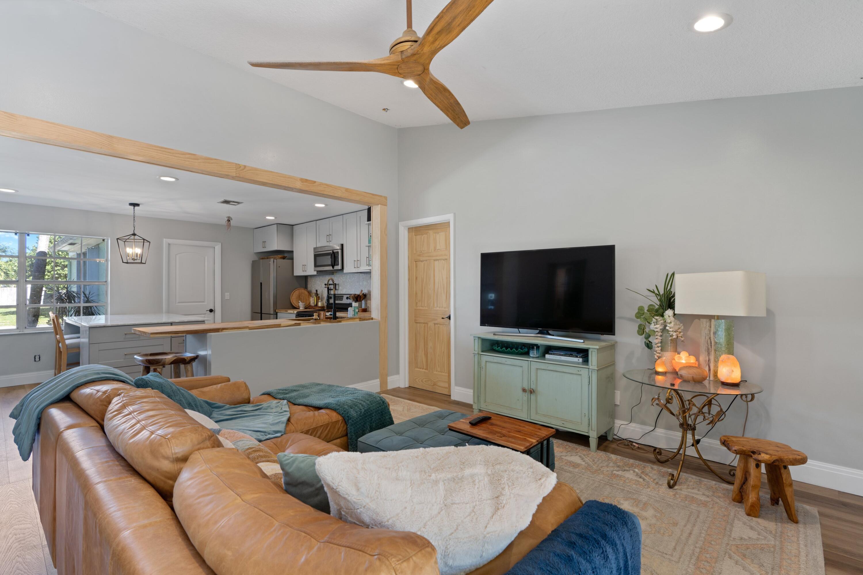 177 Arrowhead Circle Jupiter, FL 33458 - Photo 10 of 24 Living Room