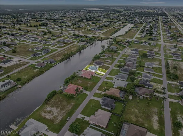 $2,550 | 2511 Northwest 25th Street, Cape Coral, FL 33993