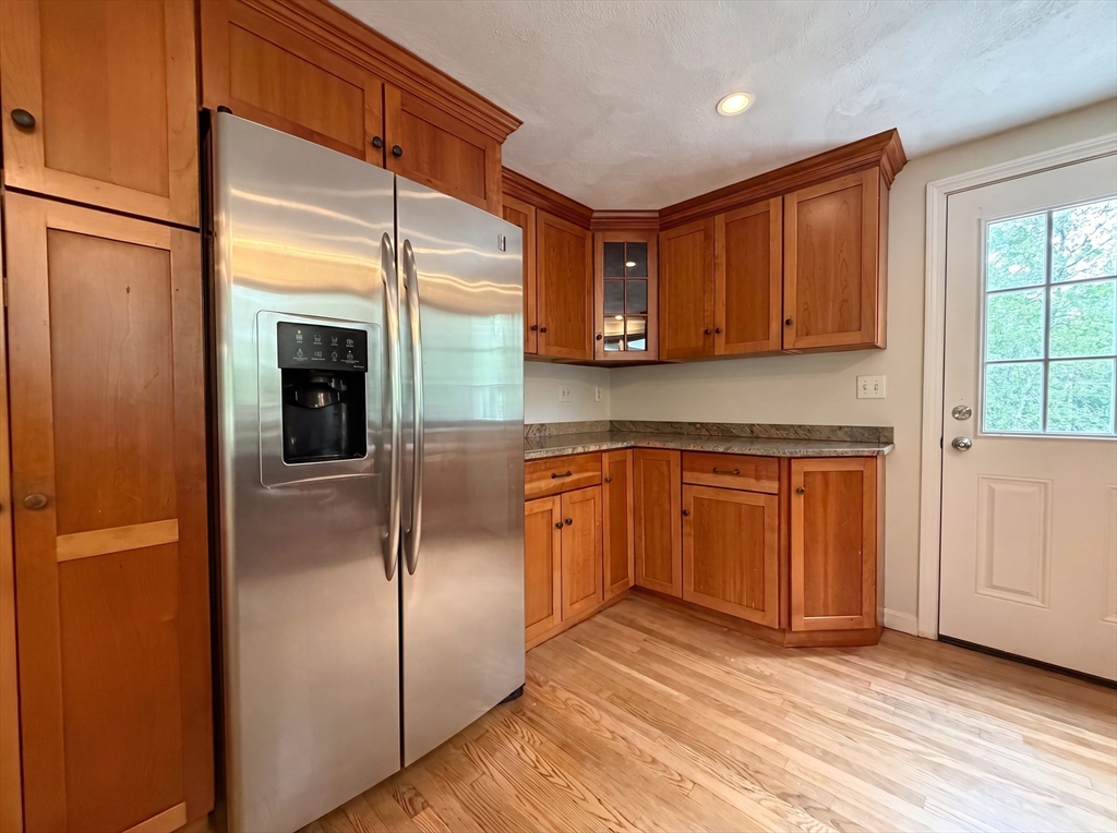 153 High Street Topsfield, MA 01983 - Photo 3 of 36