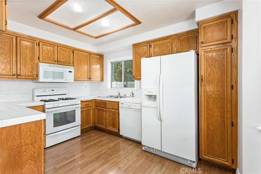 19934 Windwood Circle Riverside, CA 92508 - Photo 15 of 32