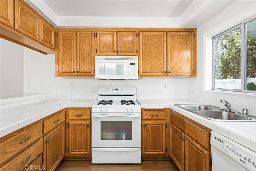 19934 Windwood Circle Riverside, CA 92508 - Photo 16 of 32