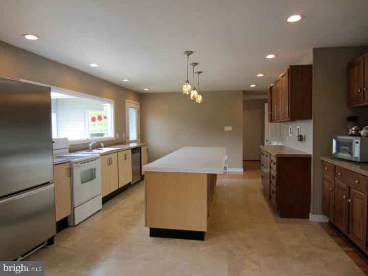 7035 Groveland Road Pipersville, PA 18947 - Photo 8 of 21 Kitchen