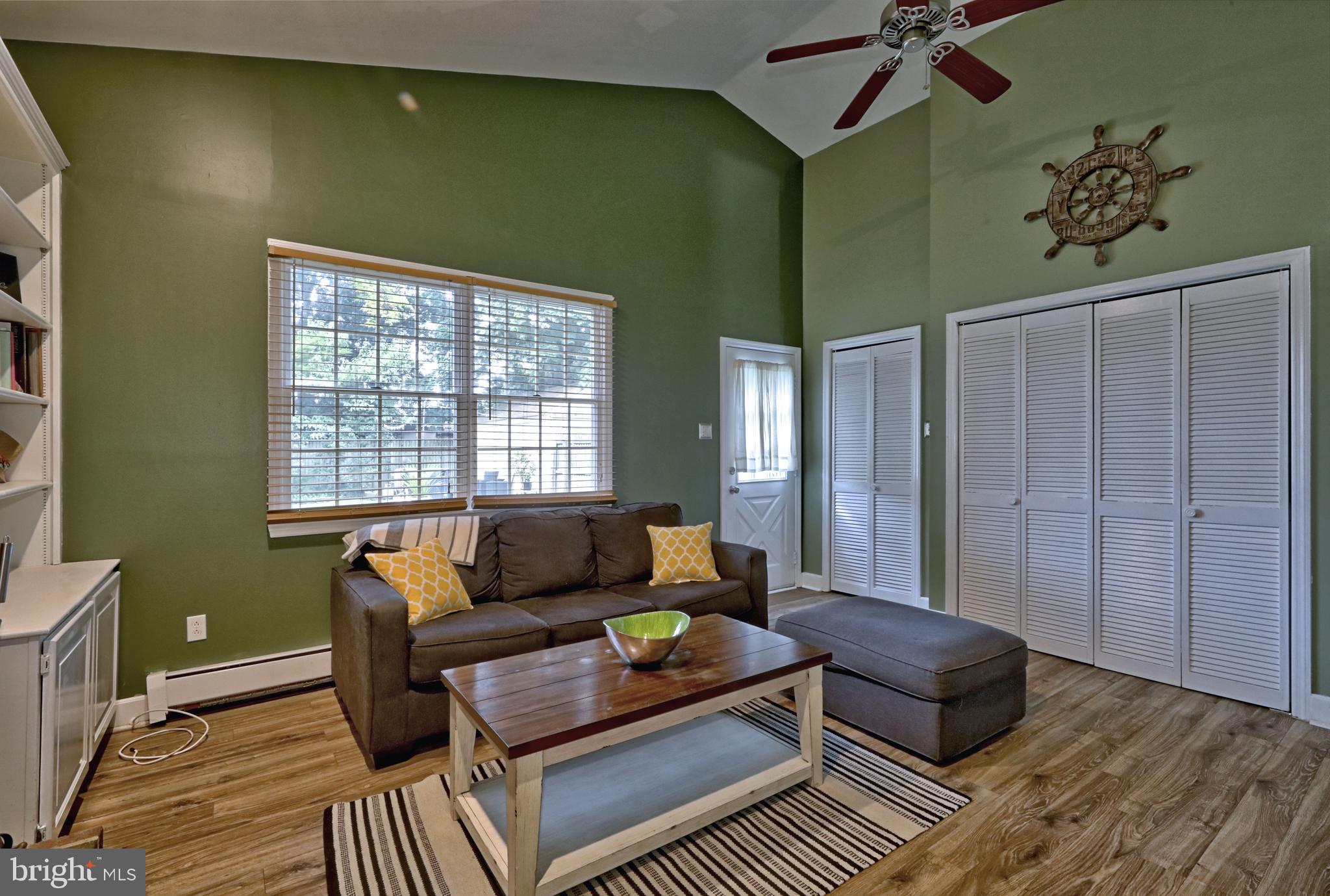 1530 Maple Avenue Haddon Heights, NJ 08035 - Photo 14 of 27 Family Room