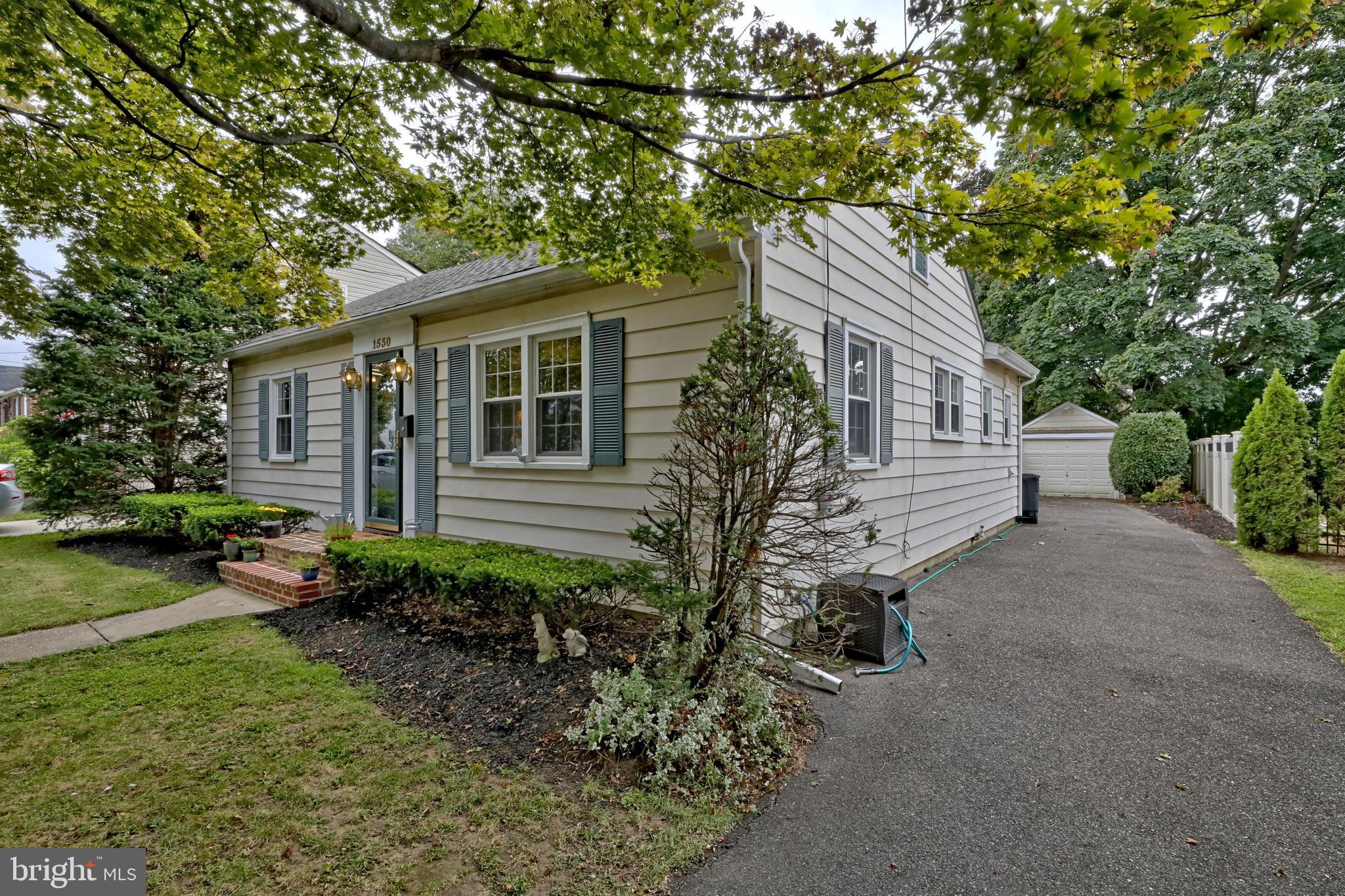 1530 Maple Avenue Haddon Heights, NJ 08035 - Photo 4 of 27 Driveway with Detached Garage