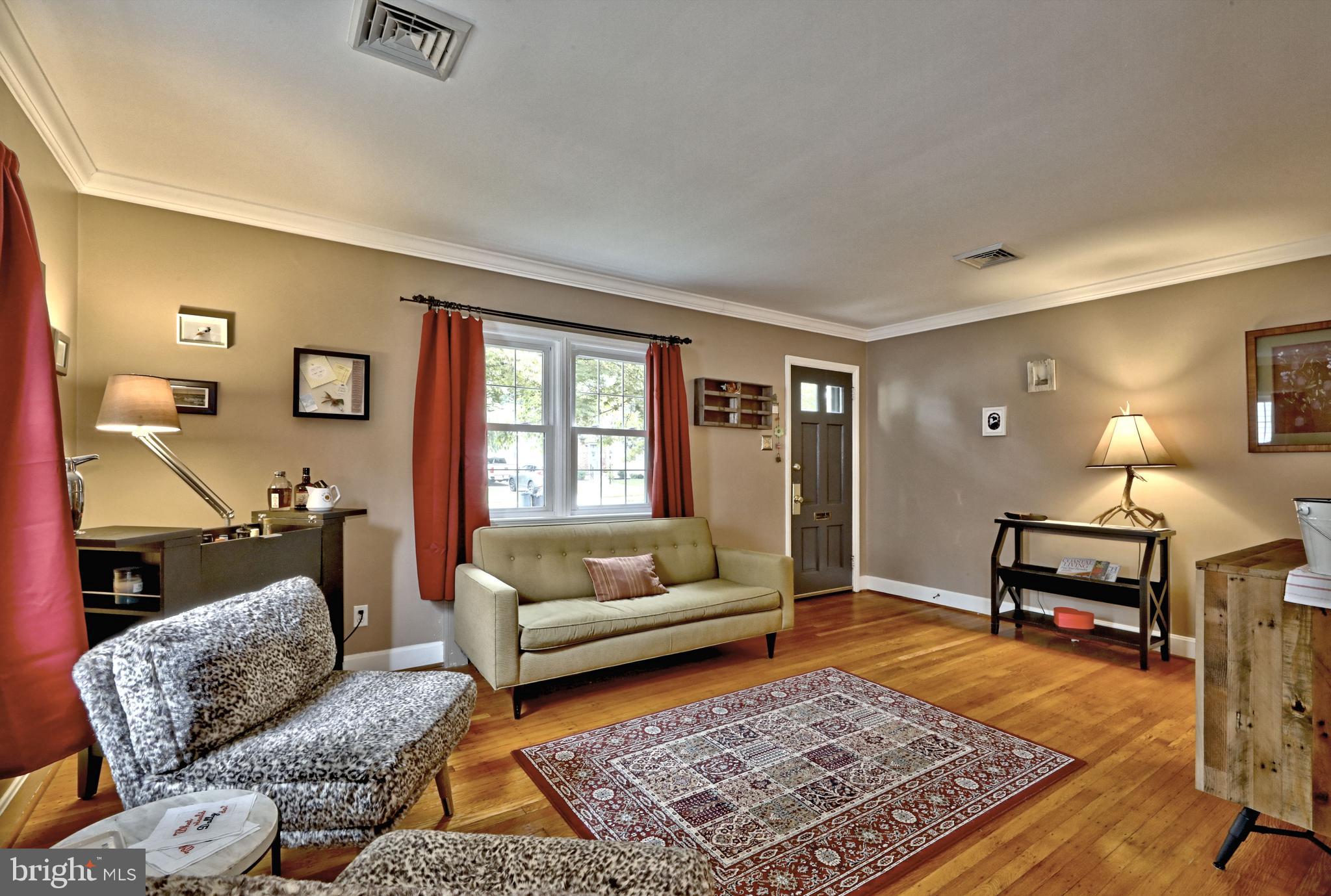 1530 Maple Avenue Haddon Heights, NJ 08035 - Photo 5 of 27 Living Room