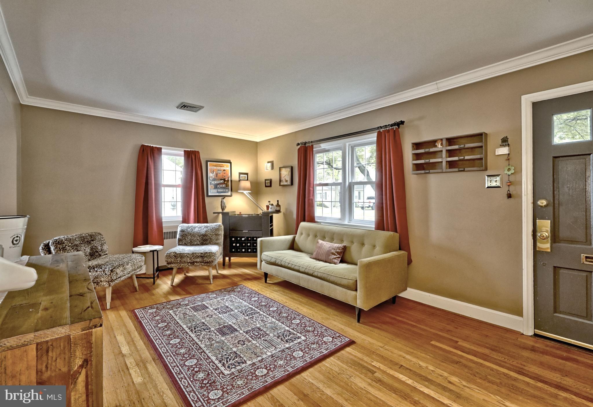 1530 Maple Avenue Haddon Heights, NJ 08035 - Photo 6 of 27 Living Room