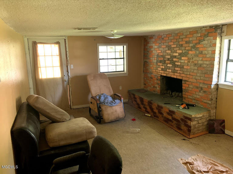 6313 Mary Street Moss Point, MS 39563 - Photo 7 of 23 06