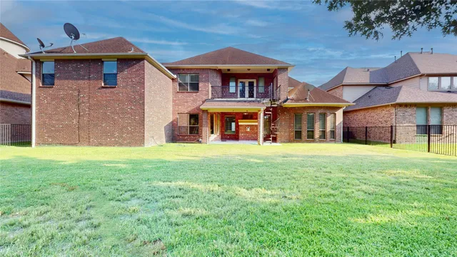 $875,000 | 18814 Cove Vista Lane, Cypress, TX 77433