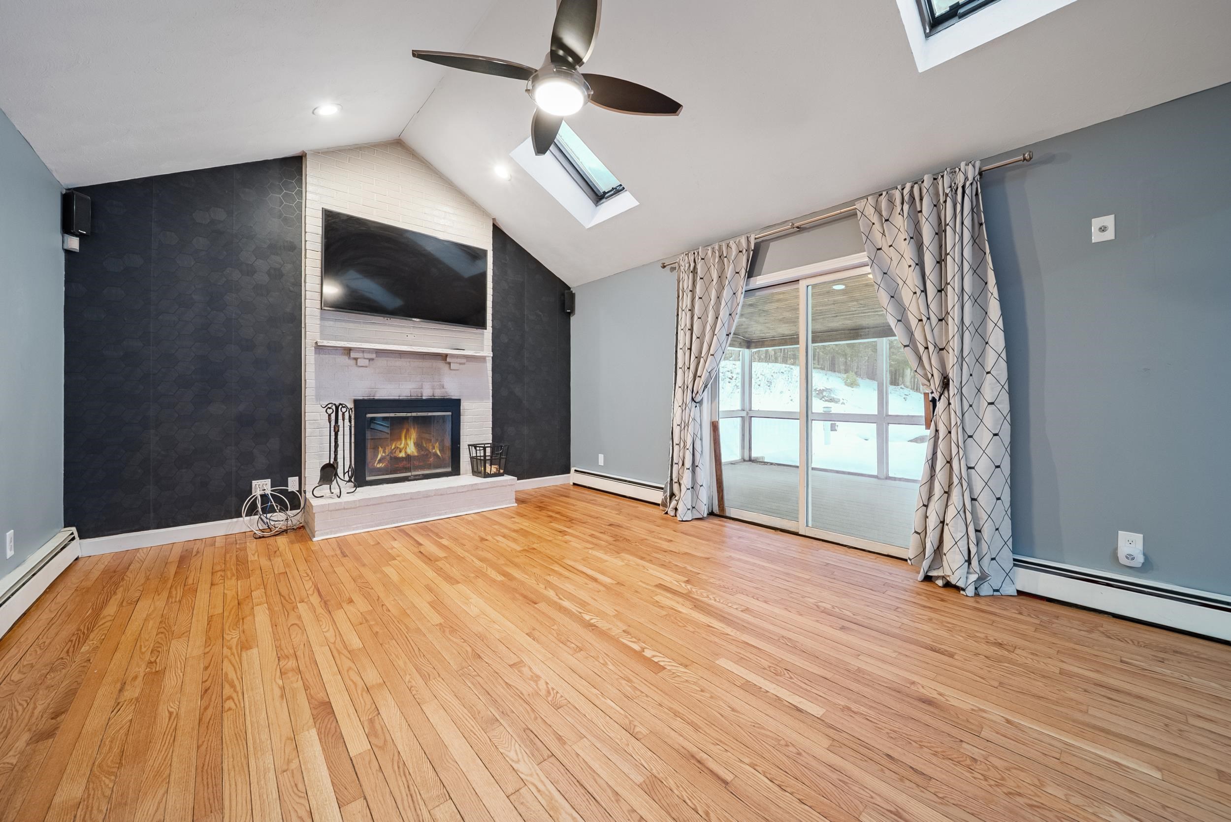 18 Lorri Road Derry, NH 03038 - Photo 12 of 45