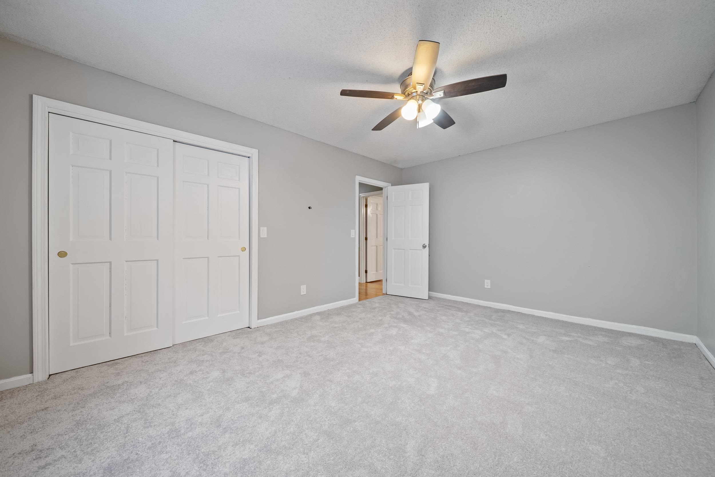 18 Lorri Road Derry, NH 03038 - Photo 28 of 45