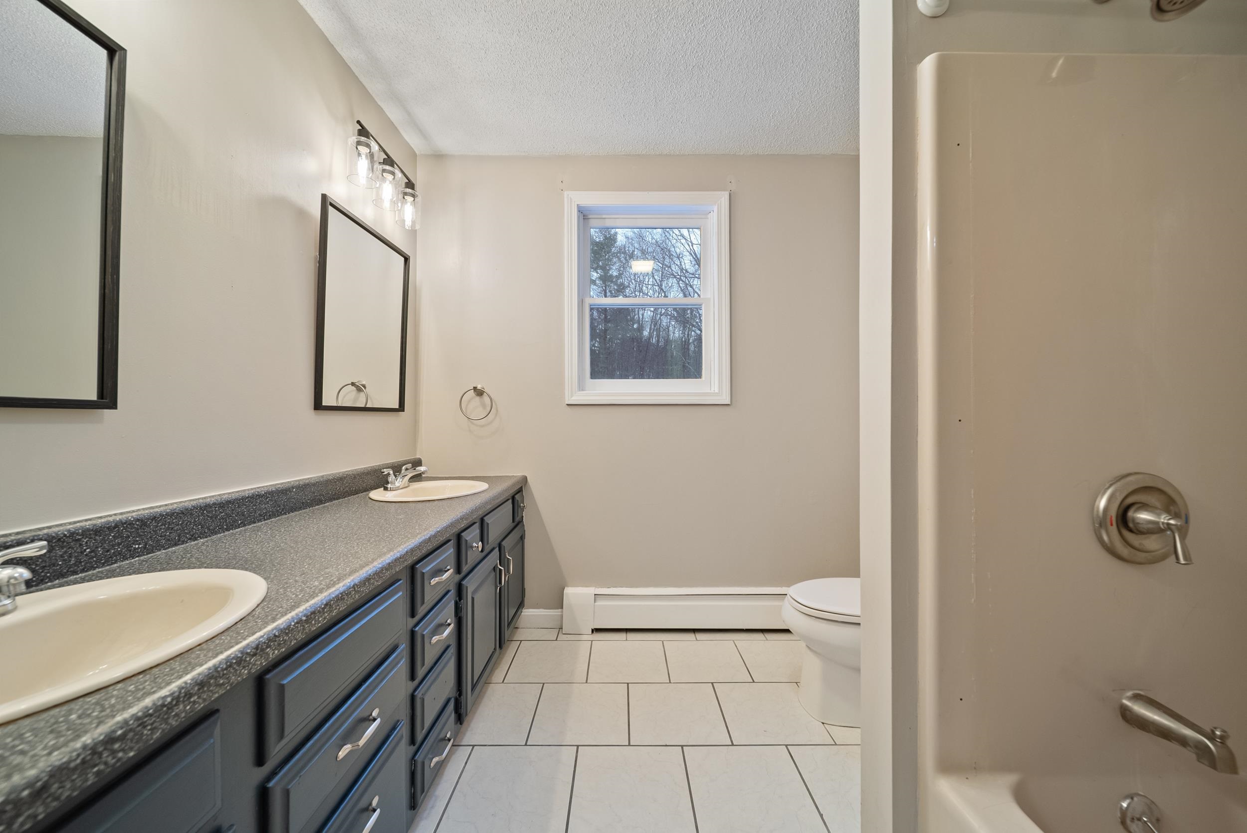 18 Lorri Road Derry, NH 03038 - Photo 29 of 45