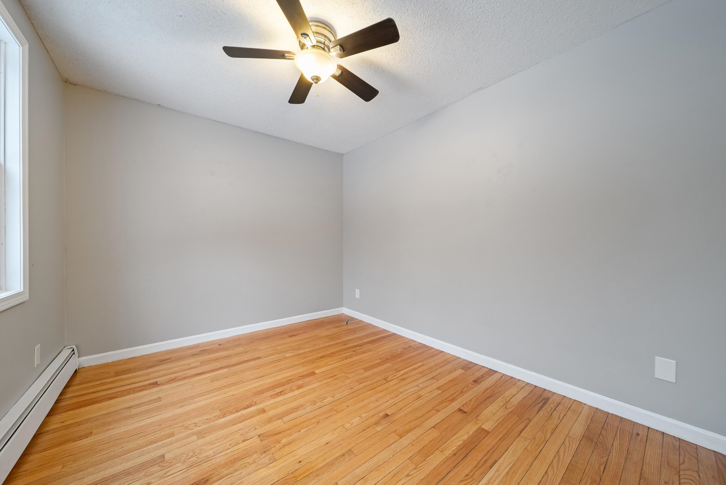 18 Lorri Road Derry, NH 03038 - Photo 33 of 45