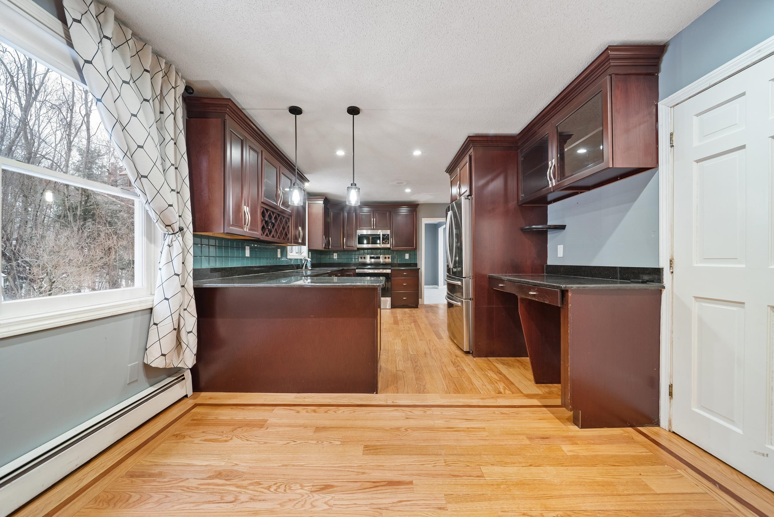 18 Lorri Road Derry, NH 03038 - Photo 9 of 45