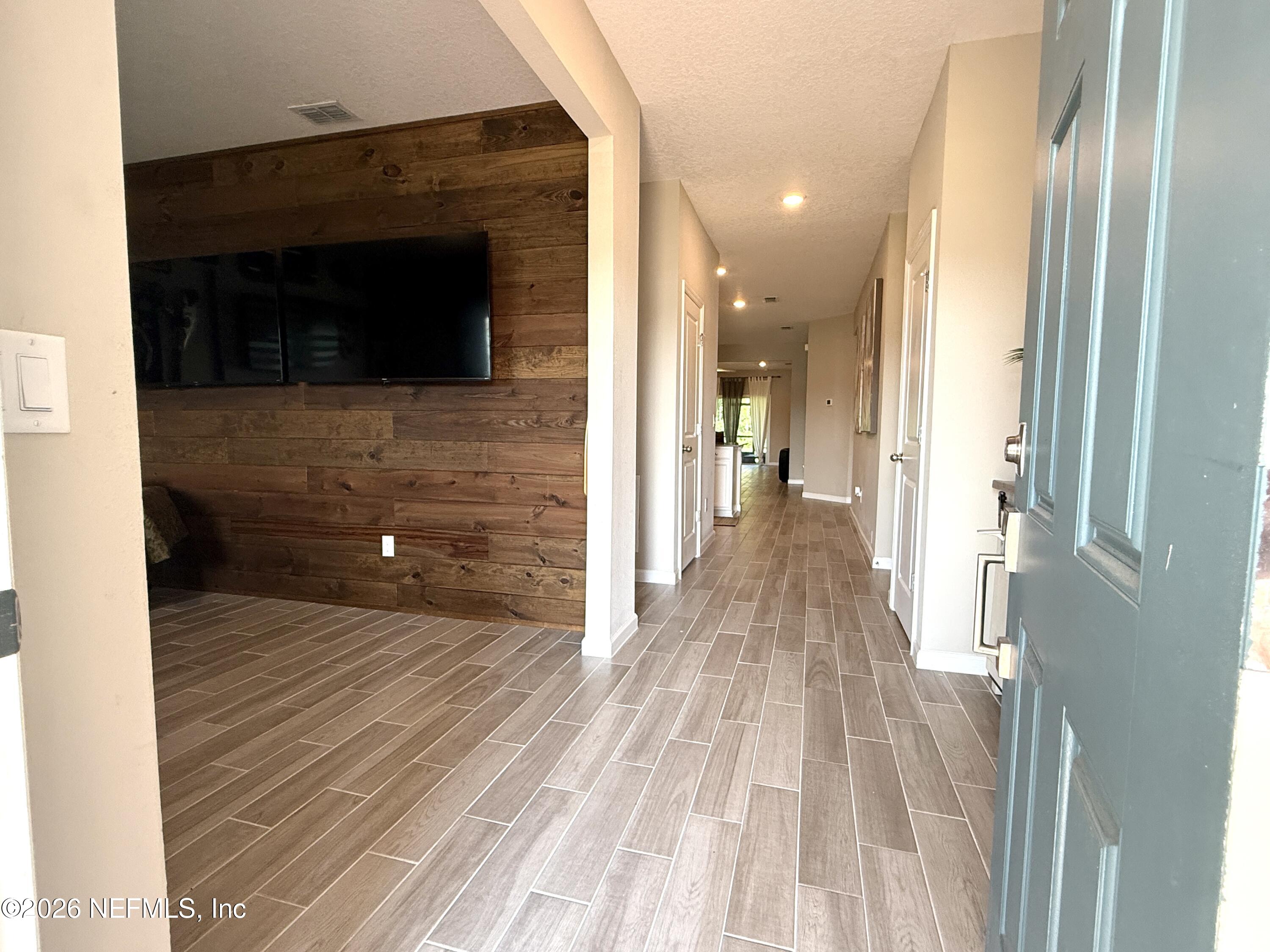 1676 Enclave Road Jacksonville, FL 32277 - Photo 4 of 33 IMG_9360
