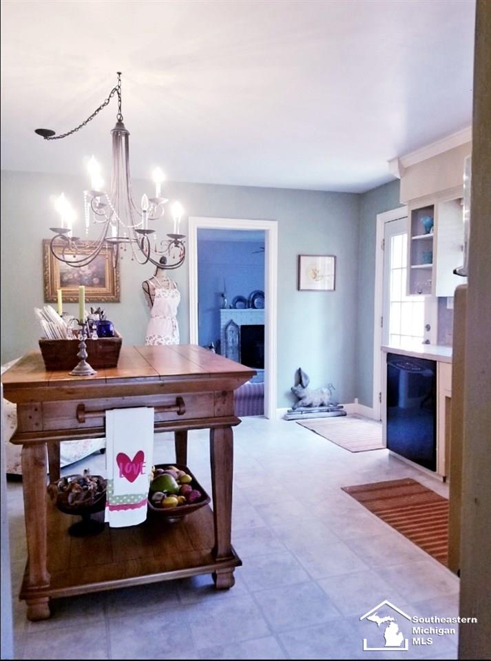 654 Cole Road Monroe, MI 48162 - Photo 7 of 27 31386374-6.JPG