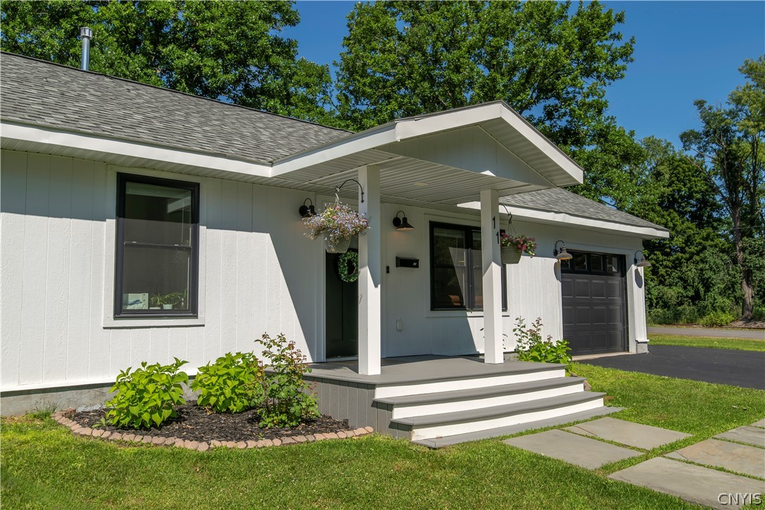 11 Ruth Avenue New Hartford, NY 13413 - Photo 5 of 50 Gallery Image 5