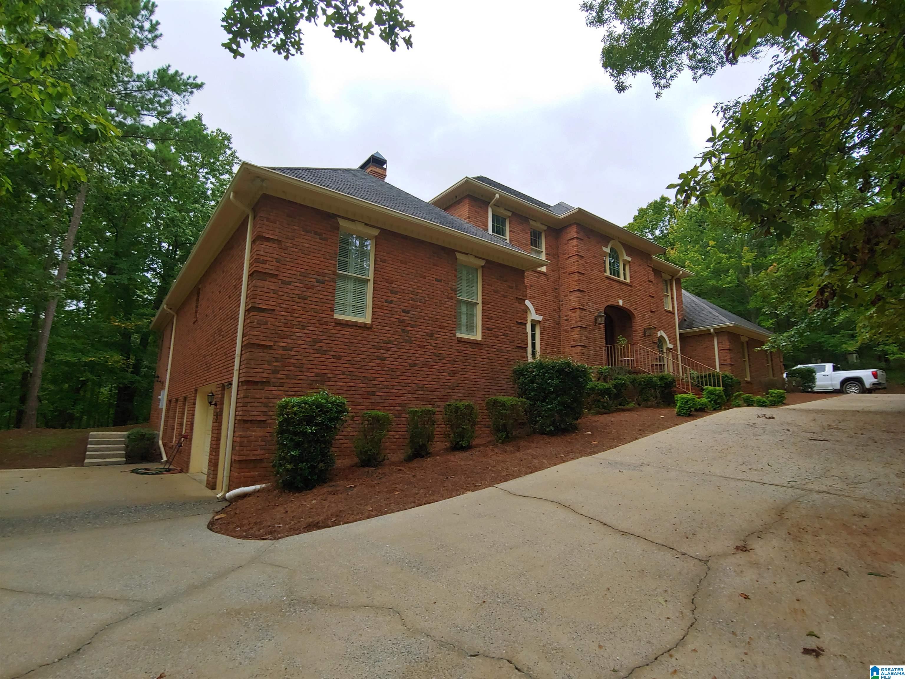 1409 Stonehill Road Sylacauga, AL 35150 - Photo 5 of 39